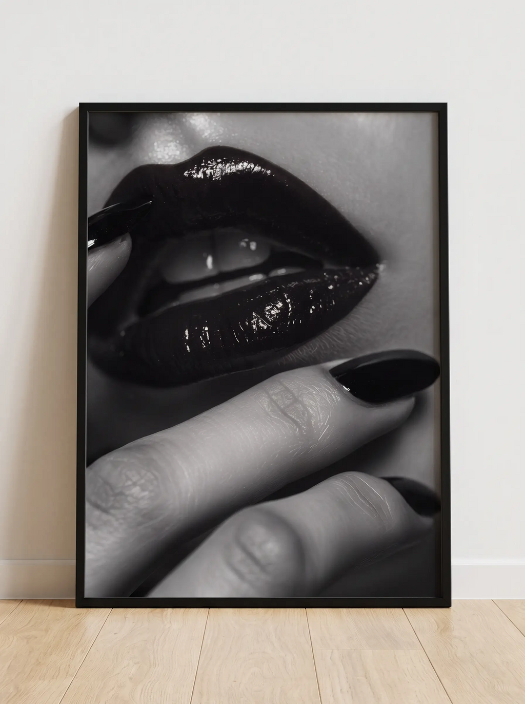 Plakat Black Lips – czarno-biała fotografia editorialowa, dekoracja ścienna glamour
